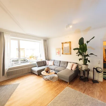 Charmantes Loft Im Szeneviertel Hamburg Ottensen アパートホテル Niederdorla